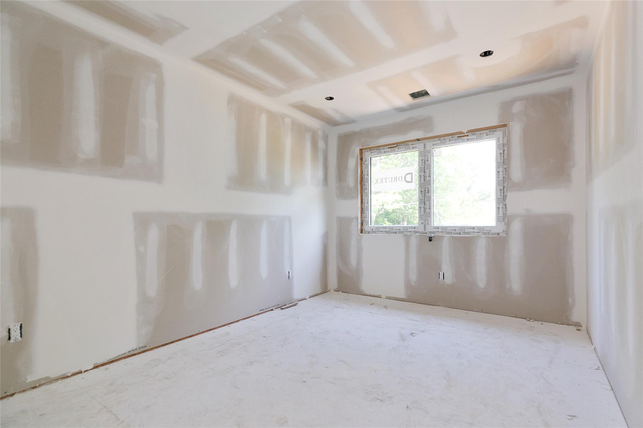 West Babylon, New York 11704, United States, 6 Bedrooms Bedrooms, ,5 BathroomsBathrooms,Residential,Active,15800