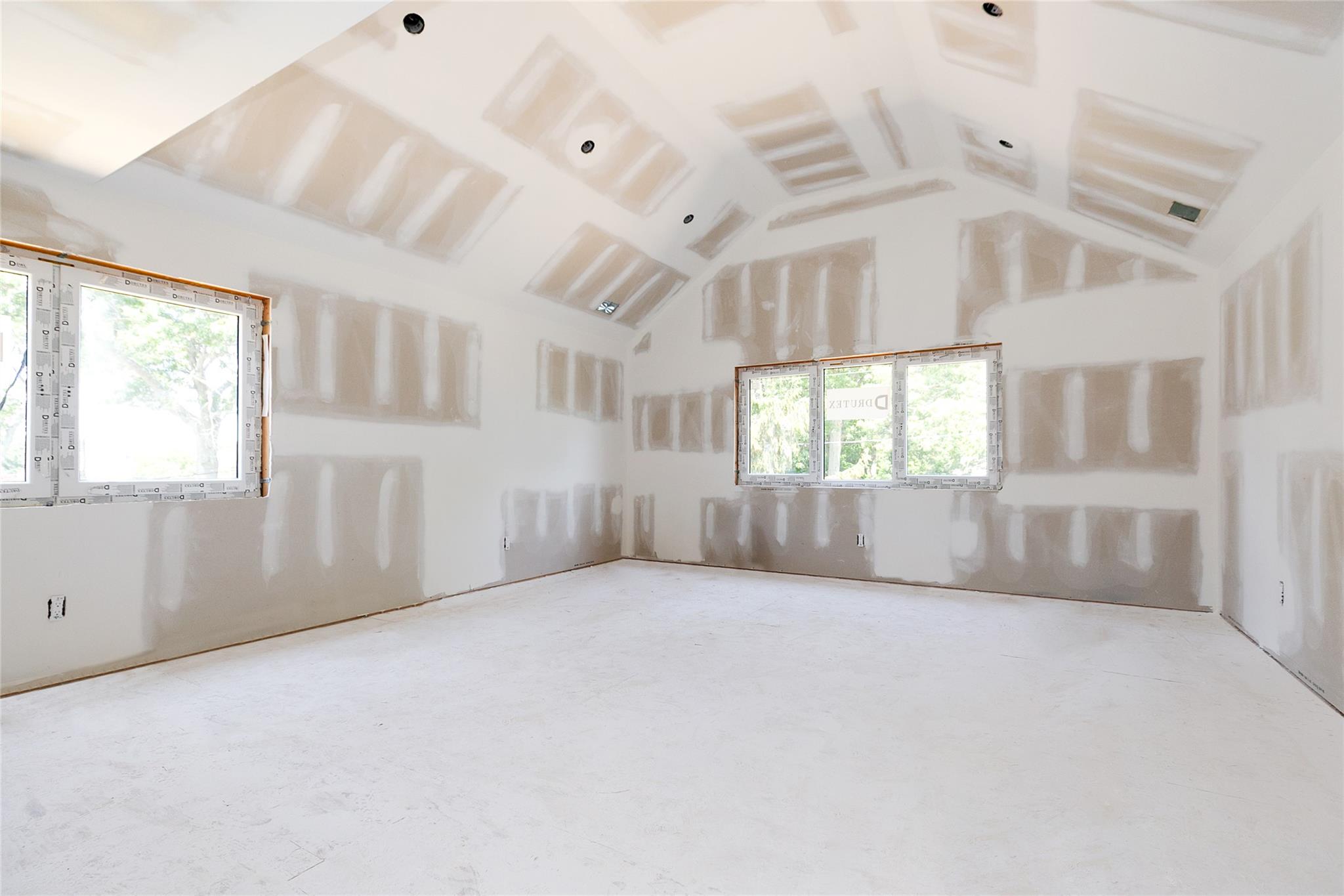 West Babylon, New York 11704, United States, 6 Bedrooms Bedrooms, ,5 BathroomsBathrooms,Residential,Active,15800