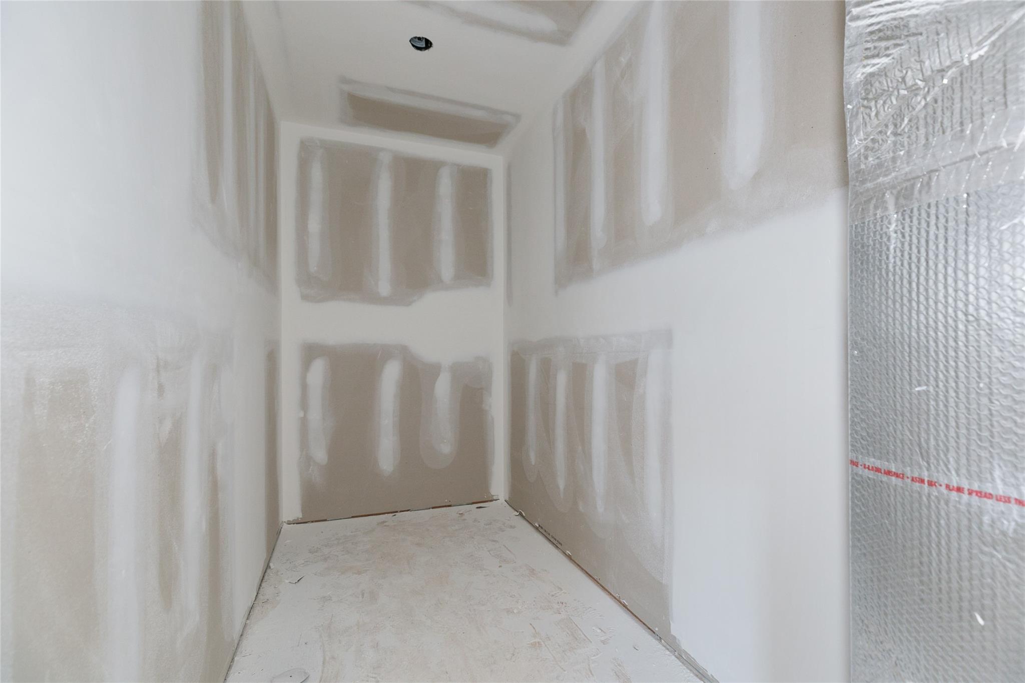 West Babylon, New York 11704, United States, 6 Bedrooms Bedrooms, ,5 BathroomsBathrooms,Residential,Active,15800