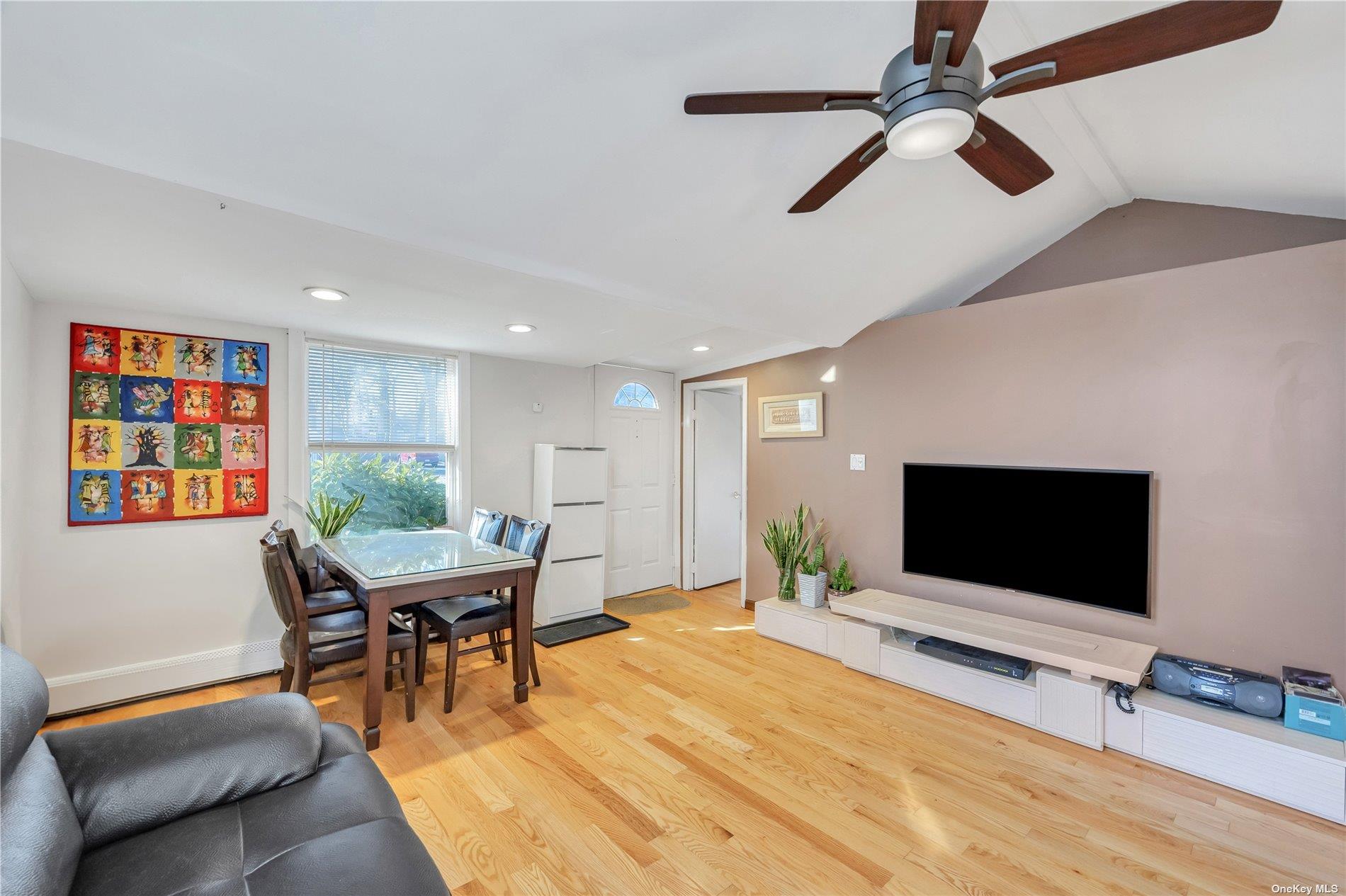 55 Inwood Avenue, Selden, New York image 5