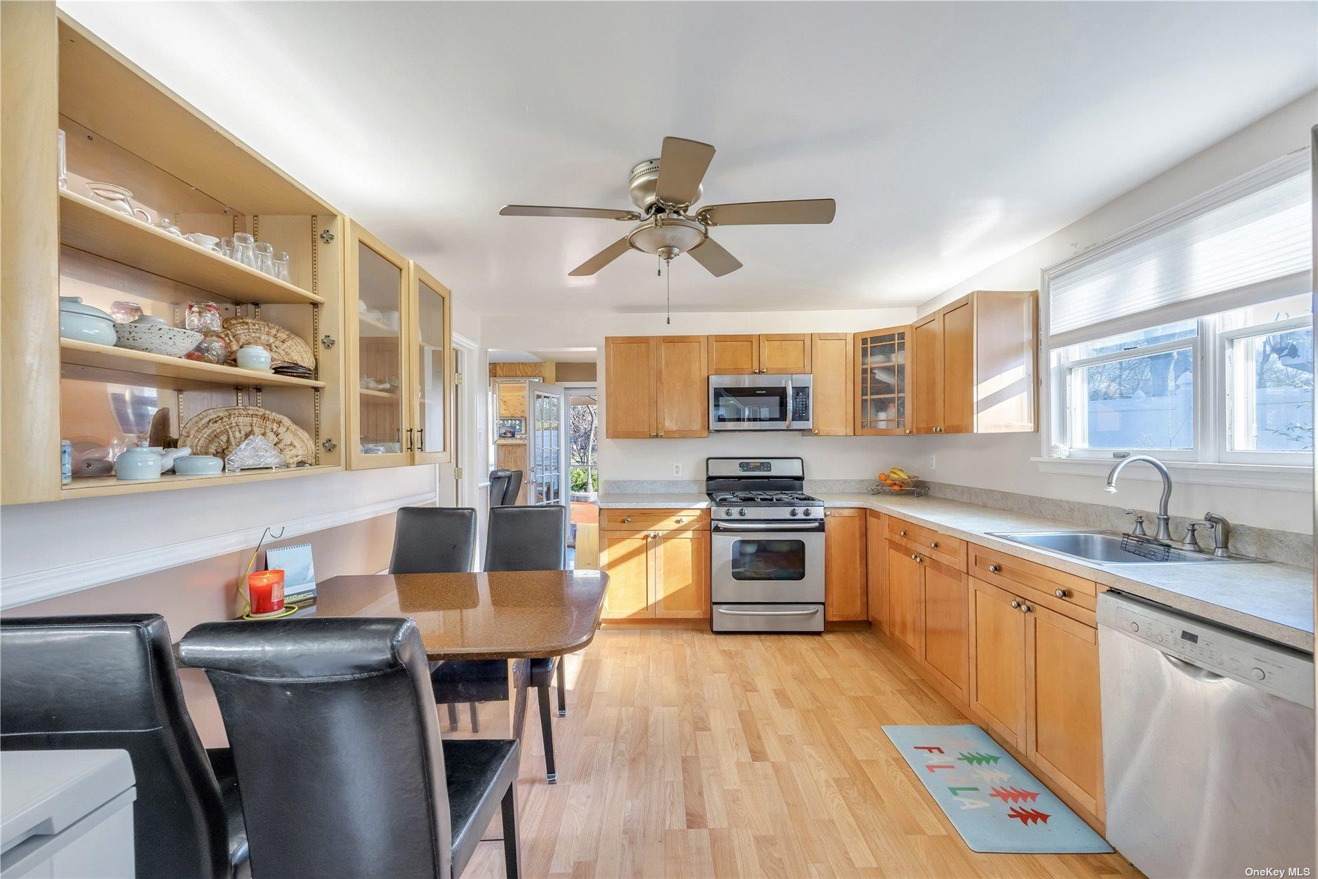 55 Inwood Avenue, Selden, New York image 11