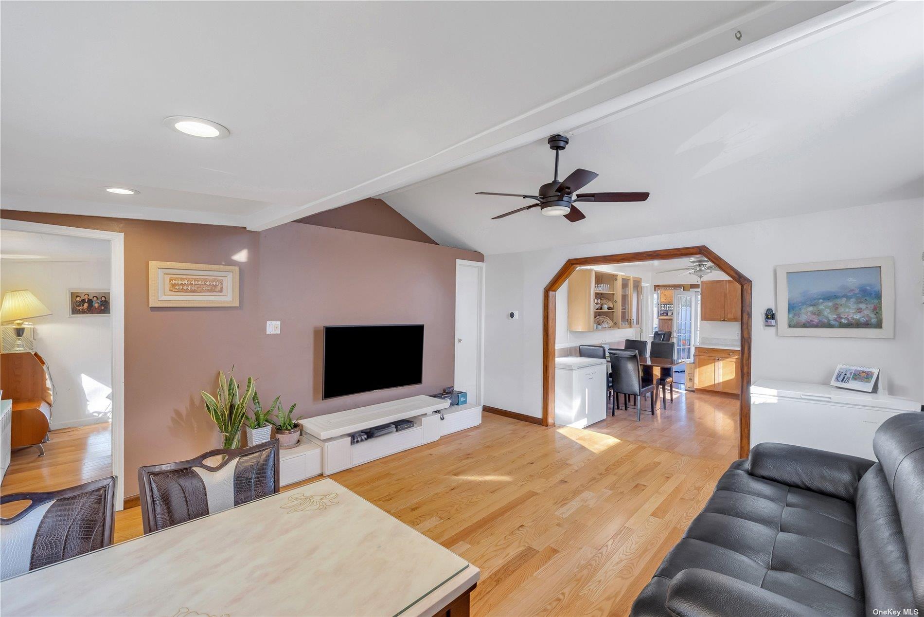55 Inwood Avenue, Selden, New York image 6