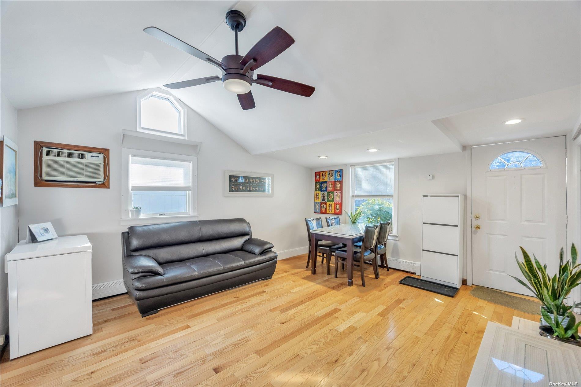 55 Inwood Avenue, Selden, New York image 4