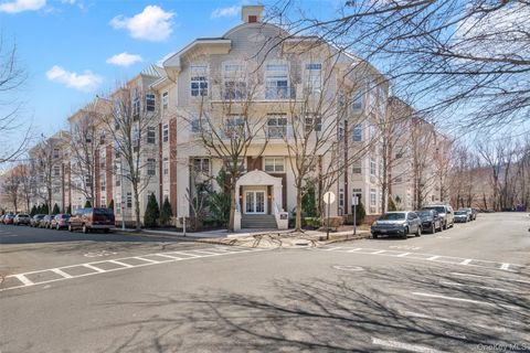 Photo of 3105 Leeward Drive, Haverstraw, NY 10927 (MLS # 984468)