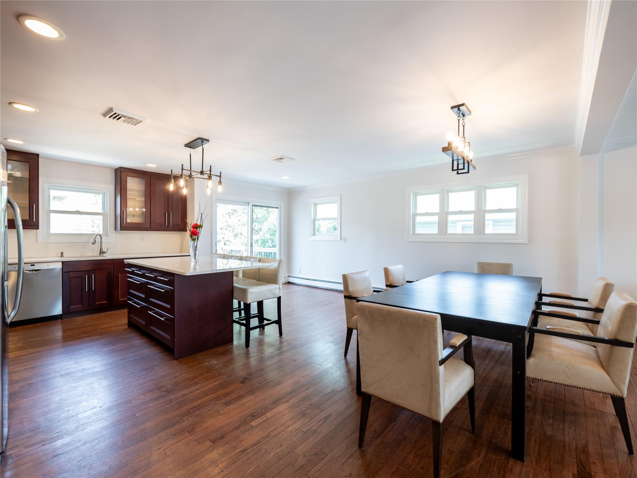 22 Heathcote Drive, Albertson, New York image 5