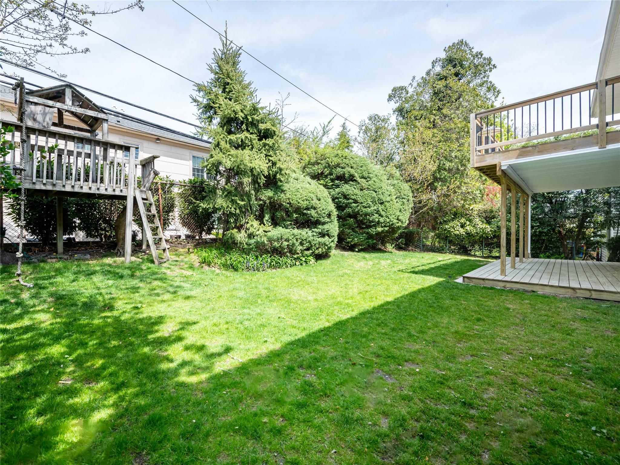 22 Heathcote Drive, Albertson, New York image 21