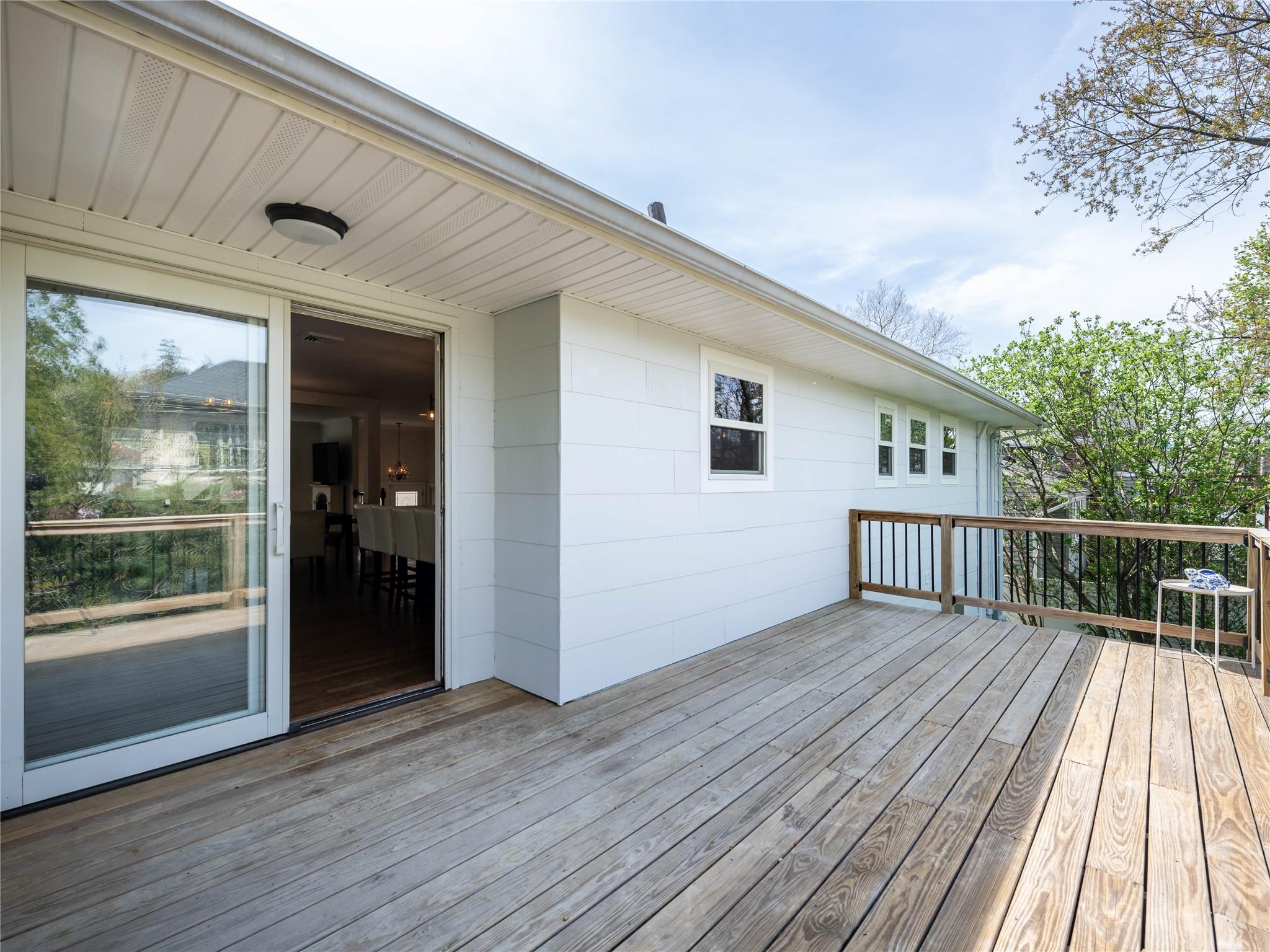 22 Heathcote Drive, Albertson, New York image 9