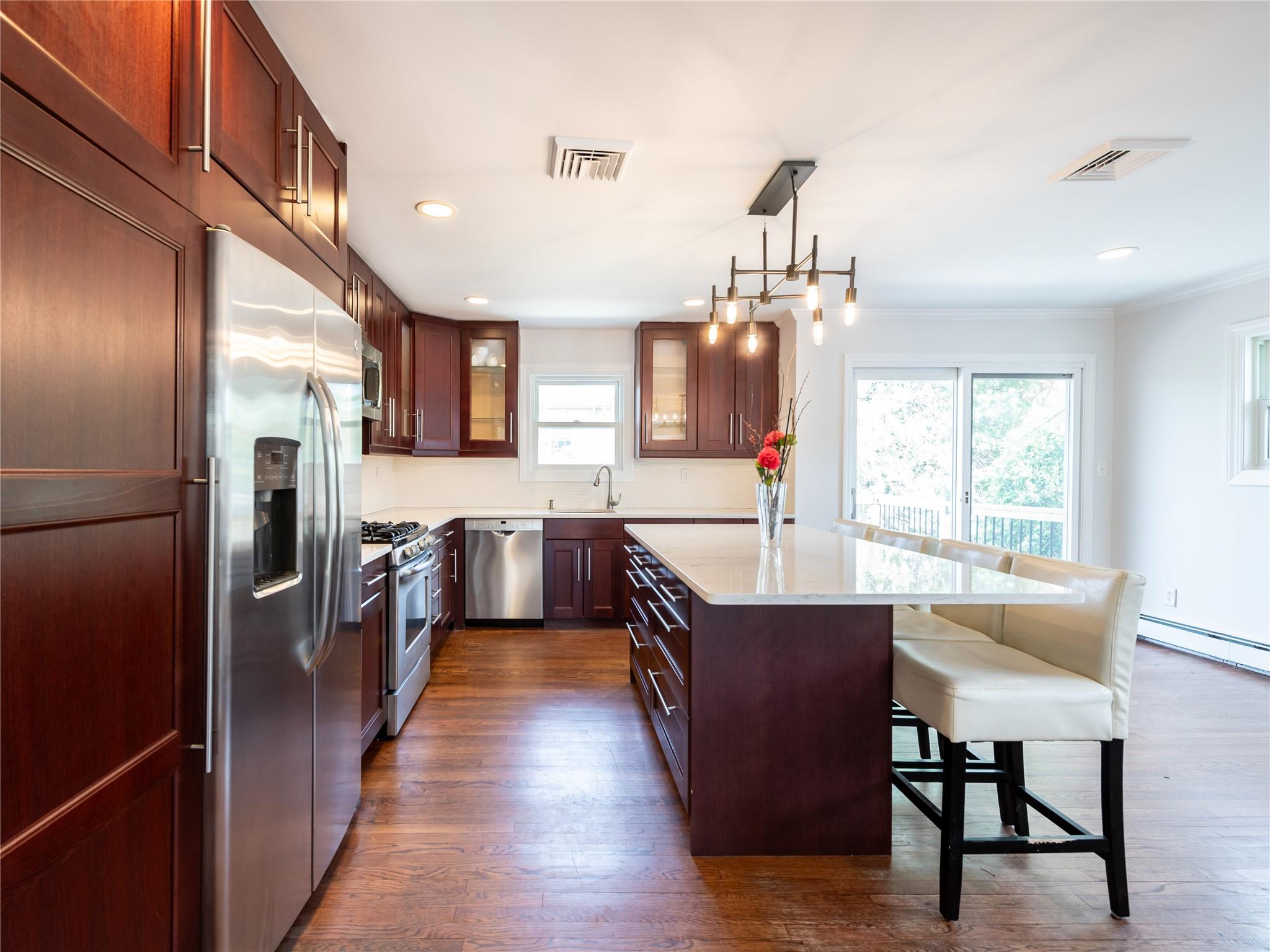 22 Heathcote Drive, Albertson, New York image 8