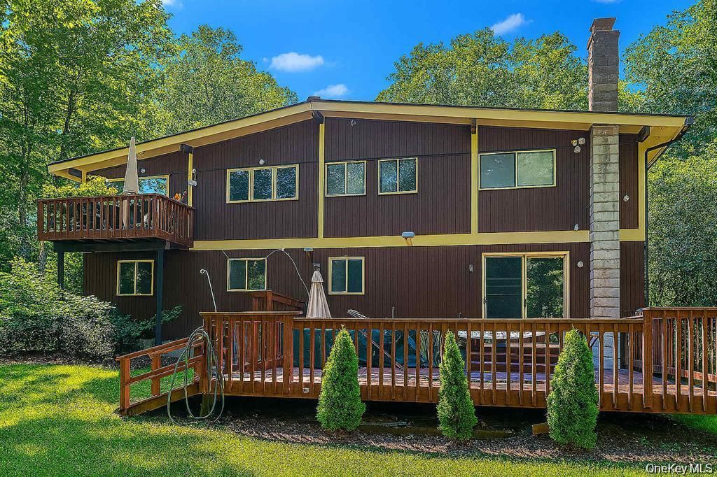Photo of 249 Mill River Road, Chappaqua, NY 10514 (MLS # 996830)