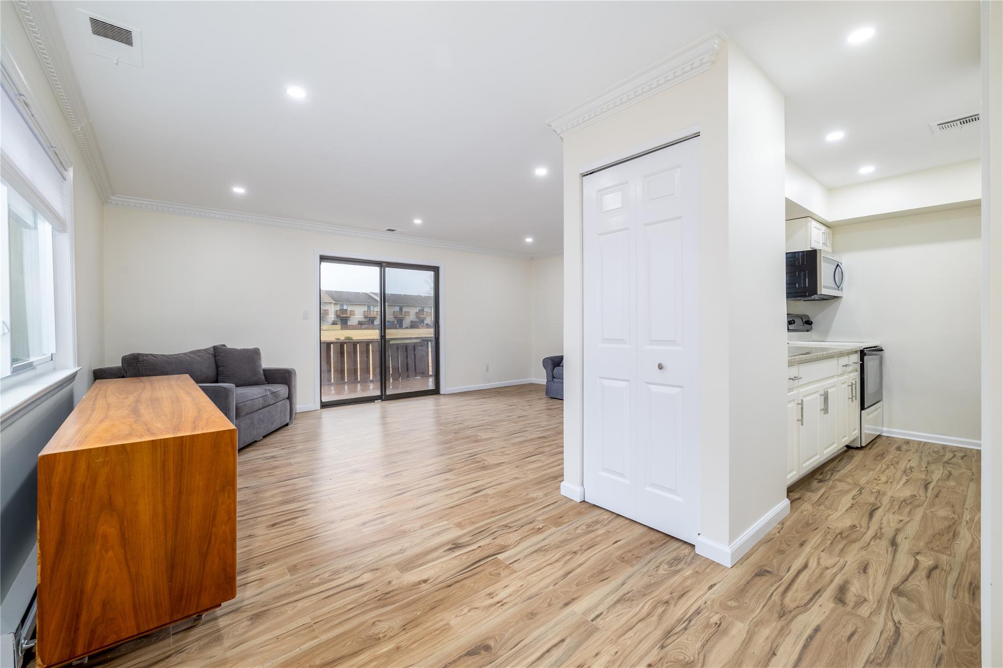 100 Daly Boulevard #1509, Oceanside, New York image 2