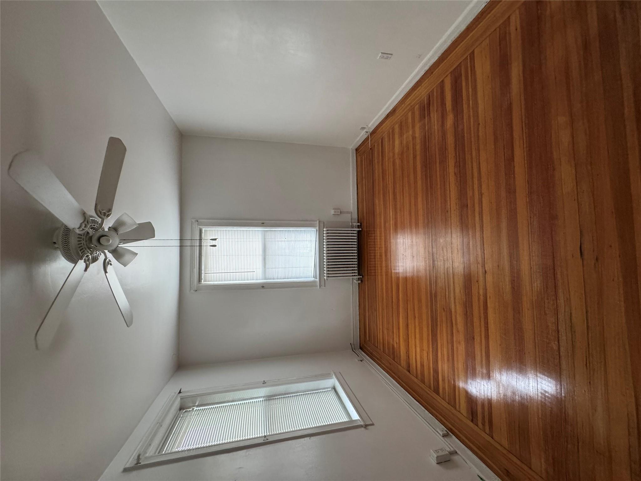 Rental Property at E 196th Street, Bronx, New York - Bedrooms: 1 
Bathrooms: 1 
Rooms: 3  - $1,600 MO.