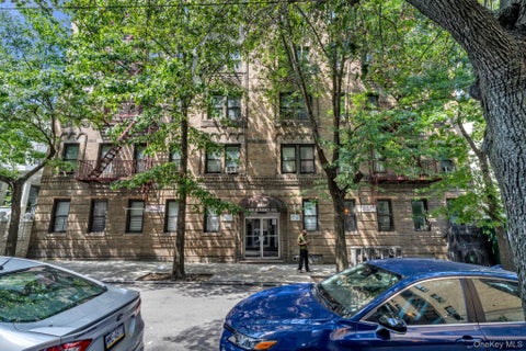 Homes For Sale - 1015 Summit Avenue #6A<br/> Bronx, NY 10452
