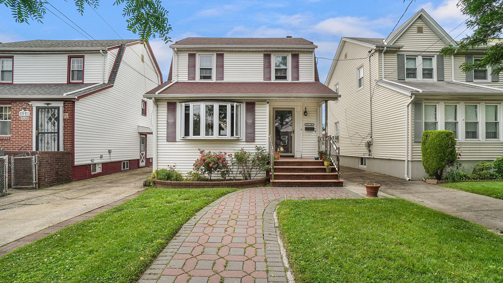 Property for Sale at 218 Street, Queens Village, Queens, NY - Bedrooms: 4 
Bathrooms: 3 
Rooms: 6  - $899,000