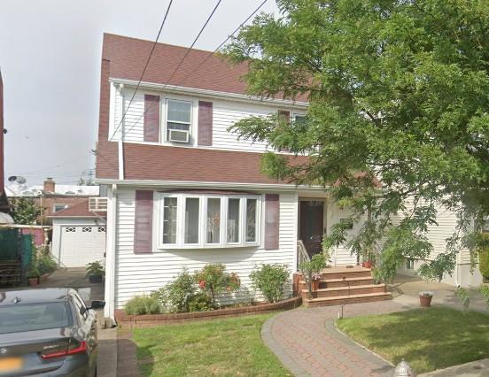 218 Street, Queens Village, Queens, NY - 4 Bedrooms  
3 Bathrooms  
6 Rooms - 