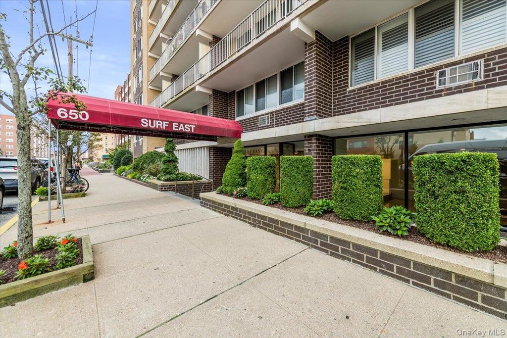 Photo of 650 Shore Road #5P, Long Beach, NY 11561 (MLS # 953748)