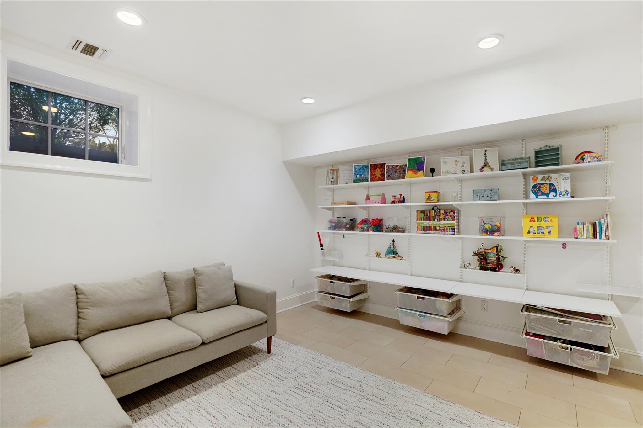 1 Iden Avenue, Larchmont, New York image 29