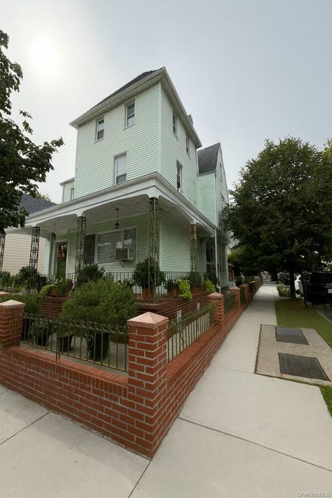 8552 79th Street Woodhaven NY 11421