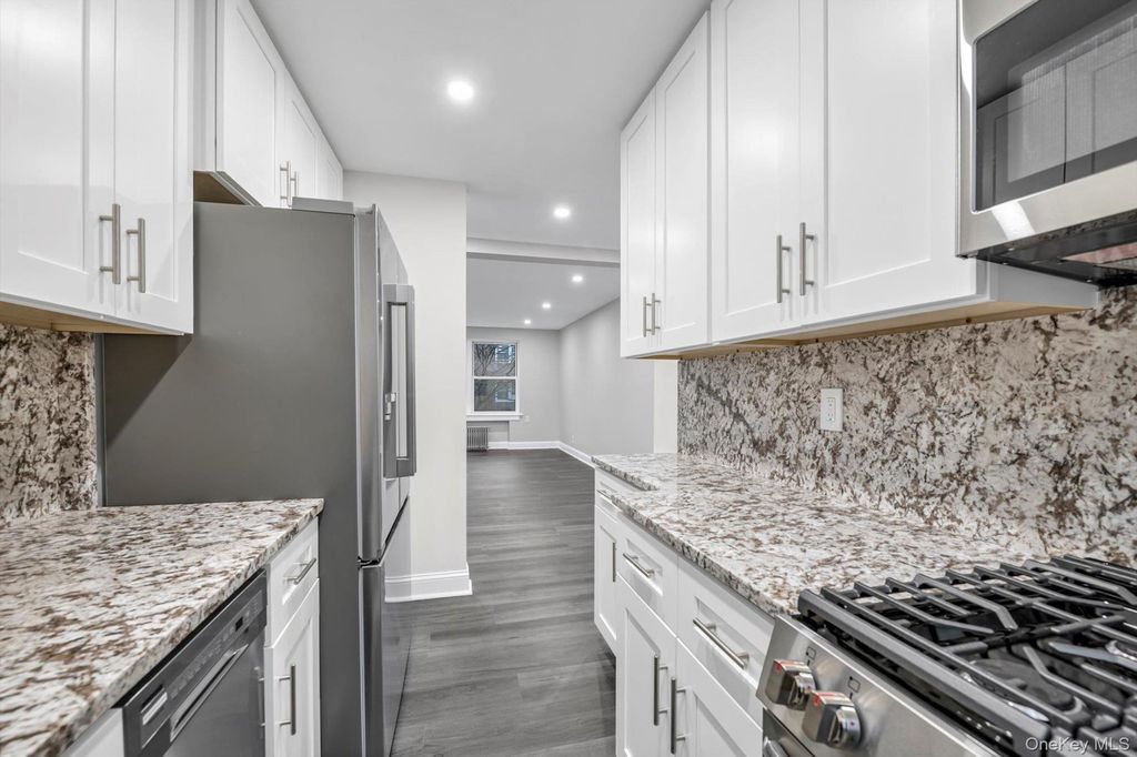 Photo of 79-06 Main Street St #2-J, Flushing, NY 11367 (MLS # 940460)