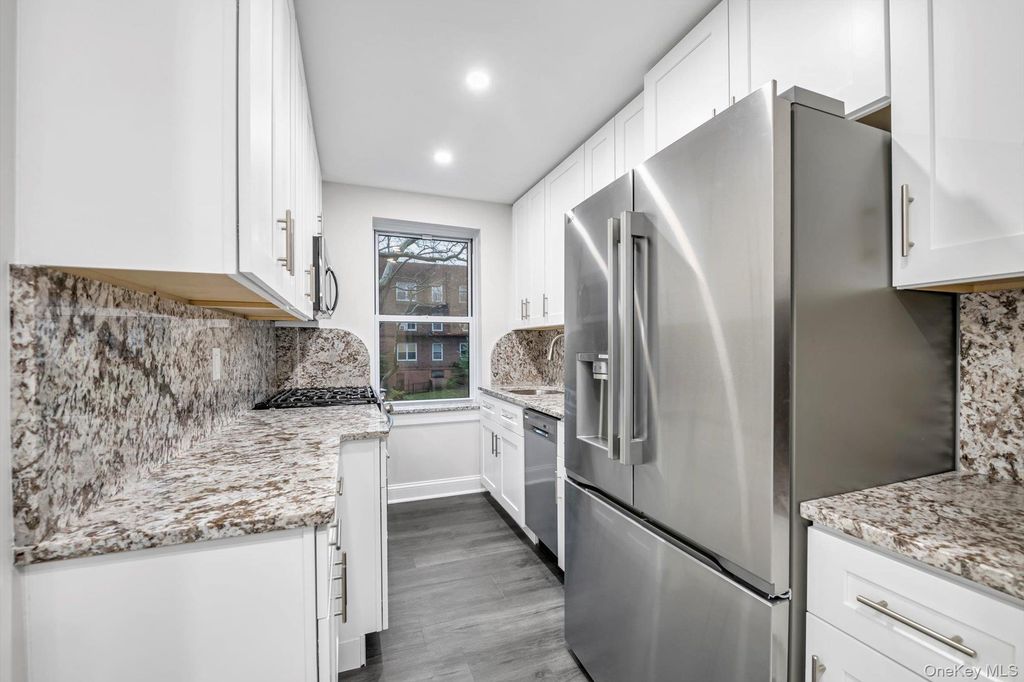 Photo of 79-06 Main Street St #2-J, Flushing, NY 11367 (MLS # 940460)