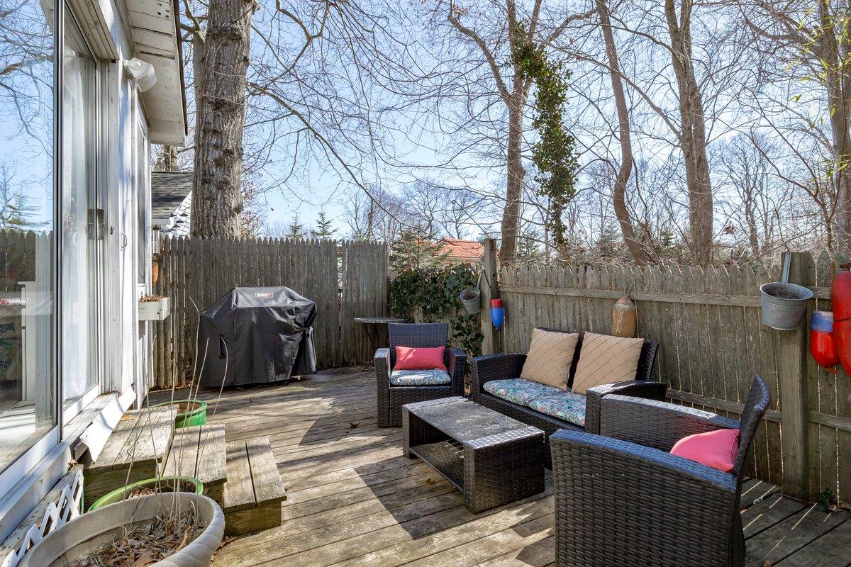 19 Anchor Path, Baiting Hollow, New York image 11