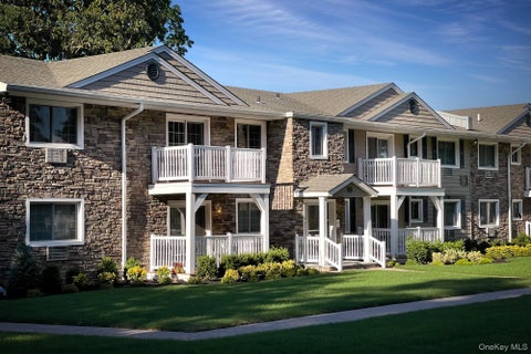 Apartment For Rent - 22 Williams Boulevard #22-2H<br/> Suffolk County, Lake Grove, NY 11755