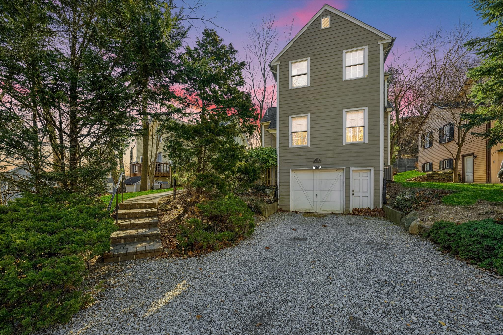 1127 Old Northern Boulevard, Roslyn, New York image 1