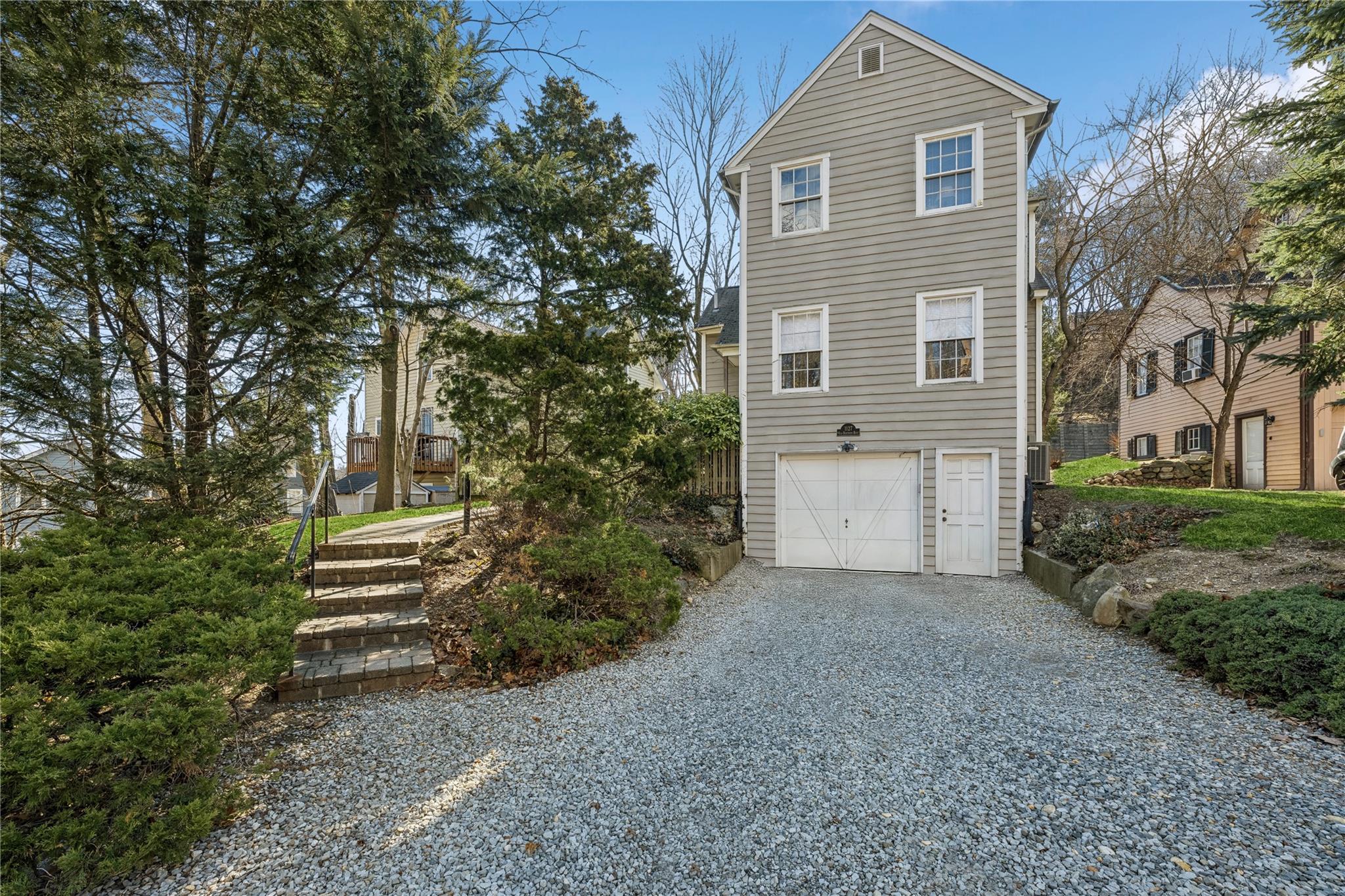 1127 Old Northern Boulevard, Roslyn, New York image 2