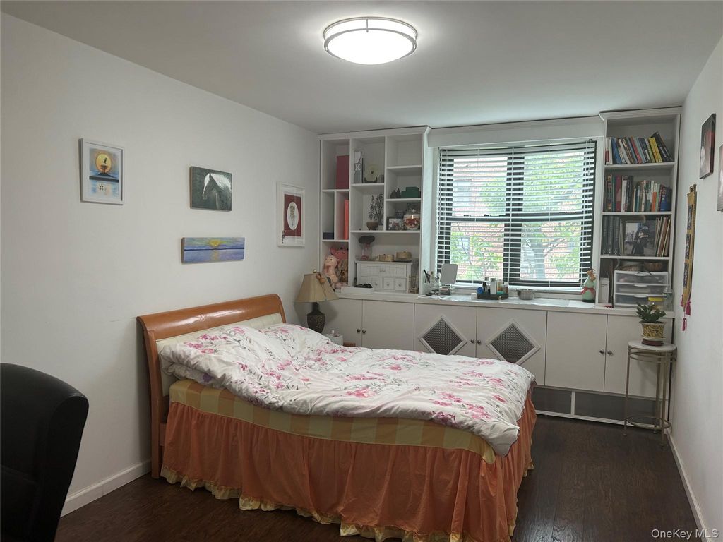Photo of 99-05 59 Ave Ave #5C, Corona, NY 11368 (MLS # 997414)