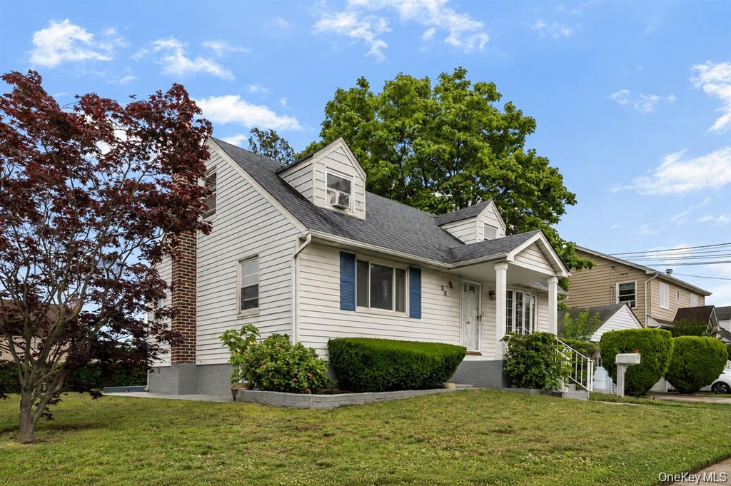 Photo of 33 N Montgomery Street, Valley Stream, NY 11580 (MLS # 1059928)