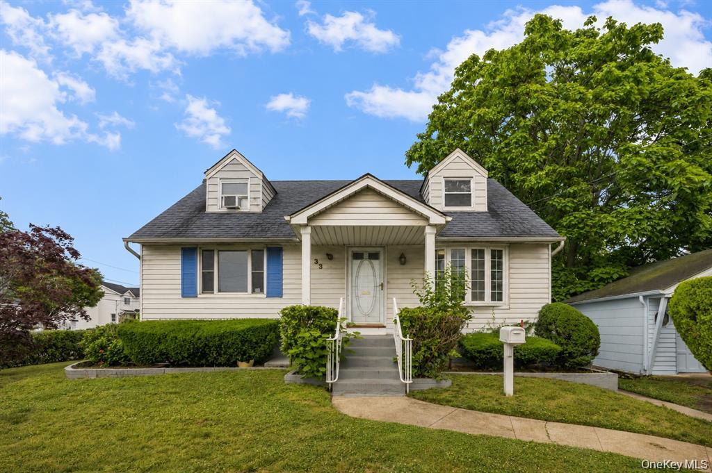 Photo of 33 N Montgomery Street, Valley Stream, NY 11580 (MLS # 1059928)