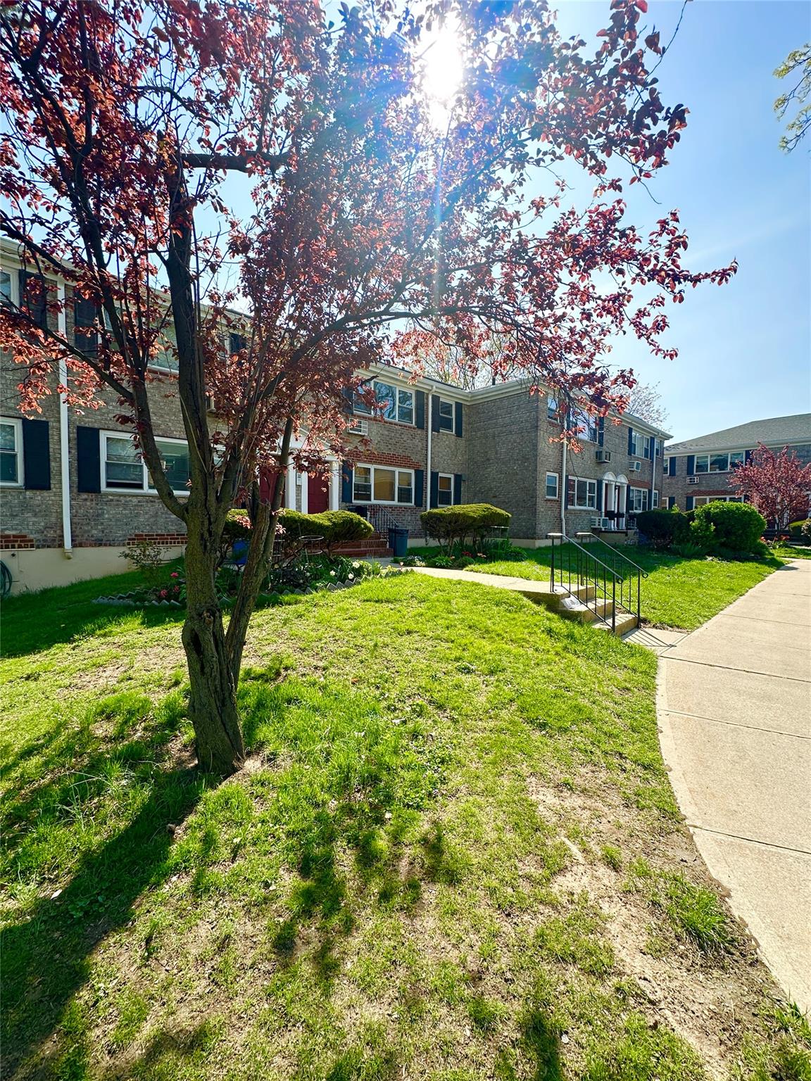Jewel Ave Ave 63B, Flushing, Queens, NY - 1 Bedrooms  
1 Bathrooms  
4 Rooms - 