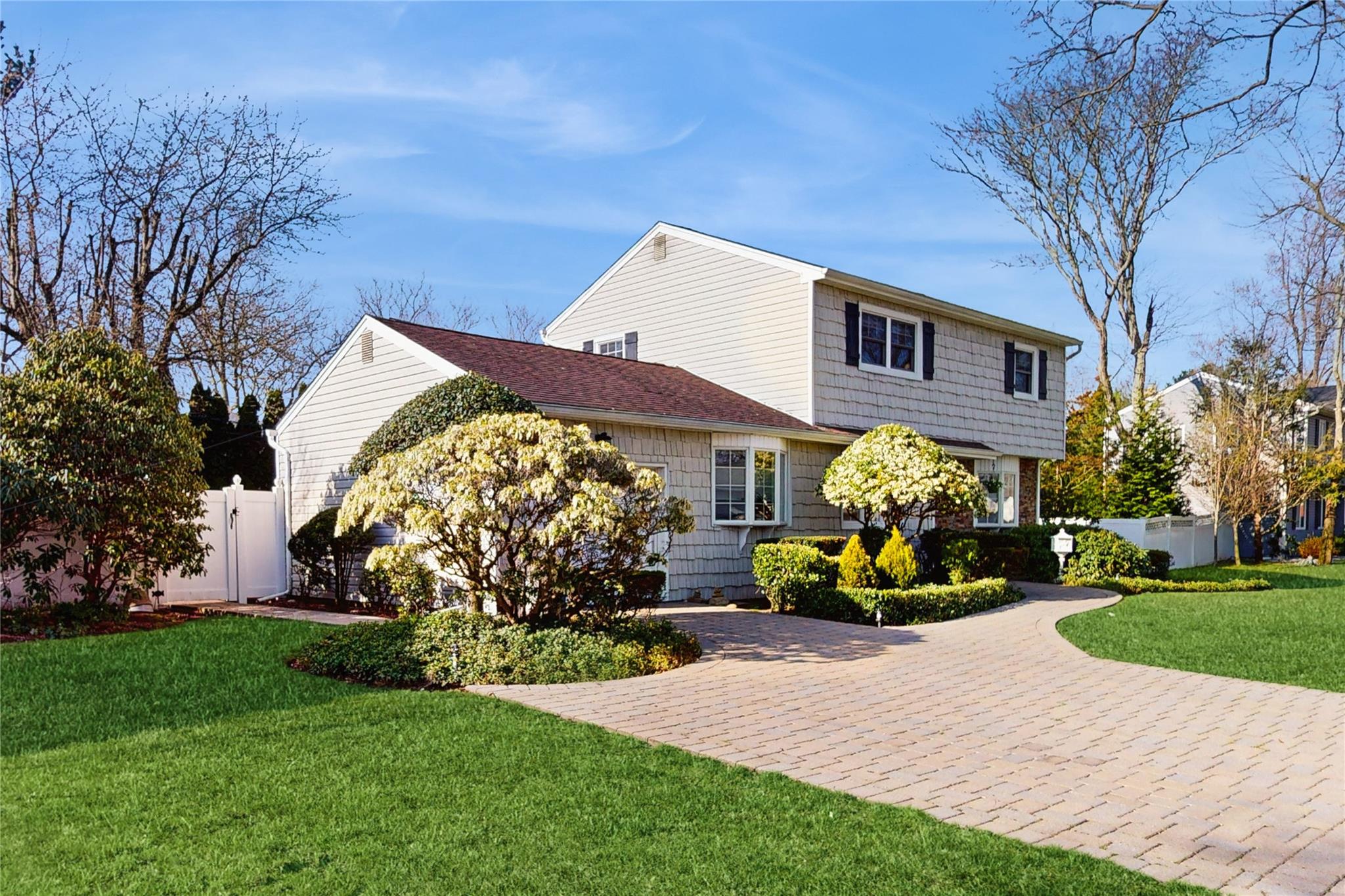 6 New Dorp Place, Melville, New York image 2