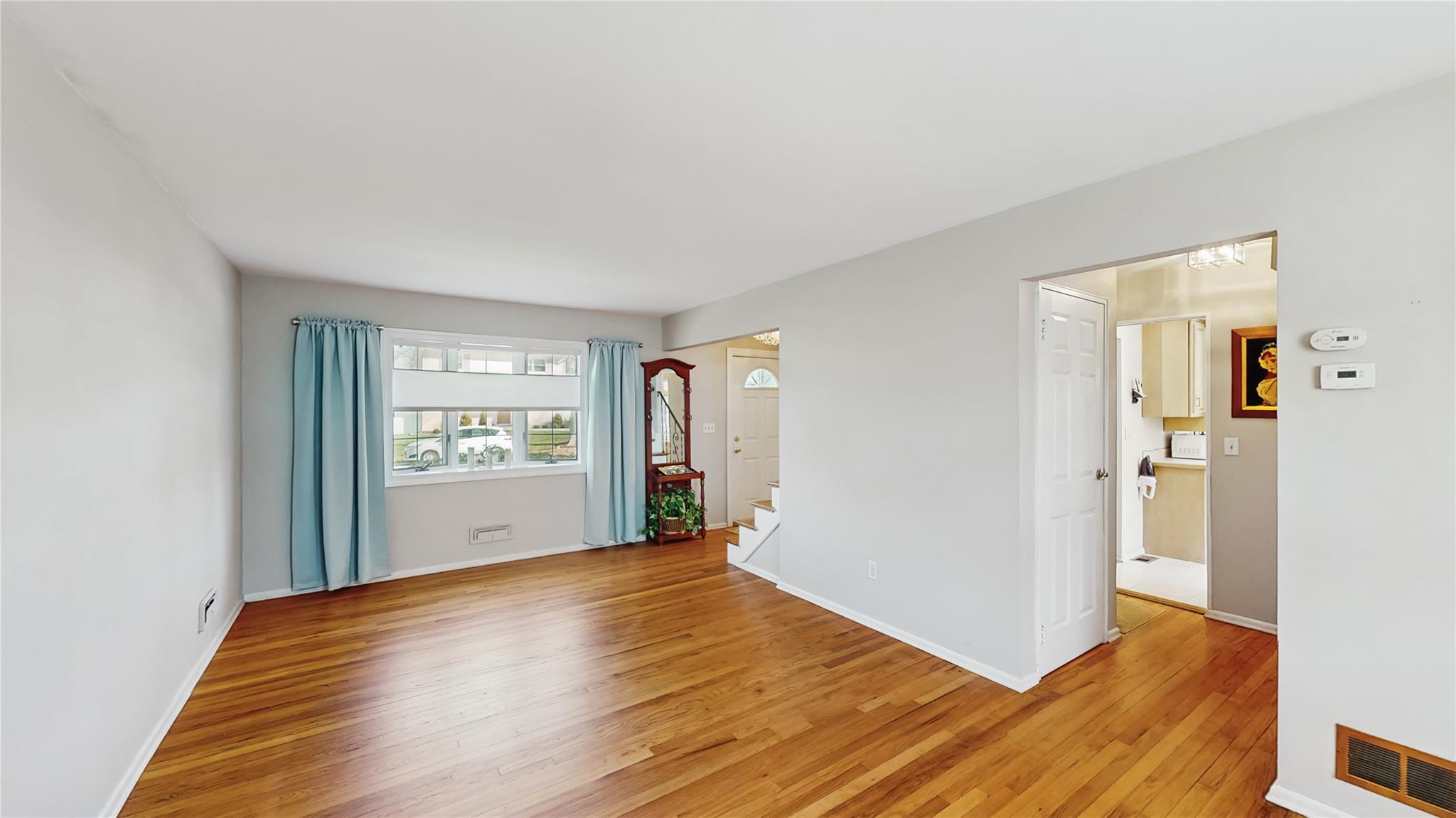 6 New Dorp Place, Melville, New York image 5