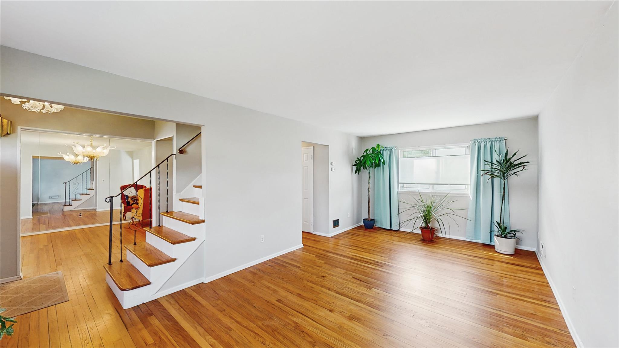 6 New Dorp Place, Melville, New York image 6