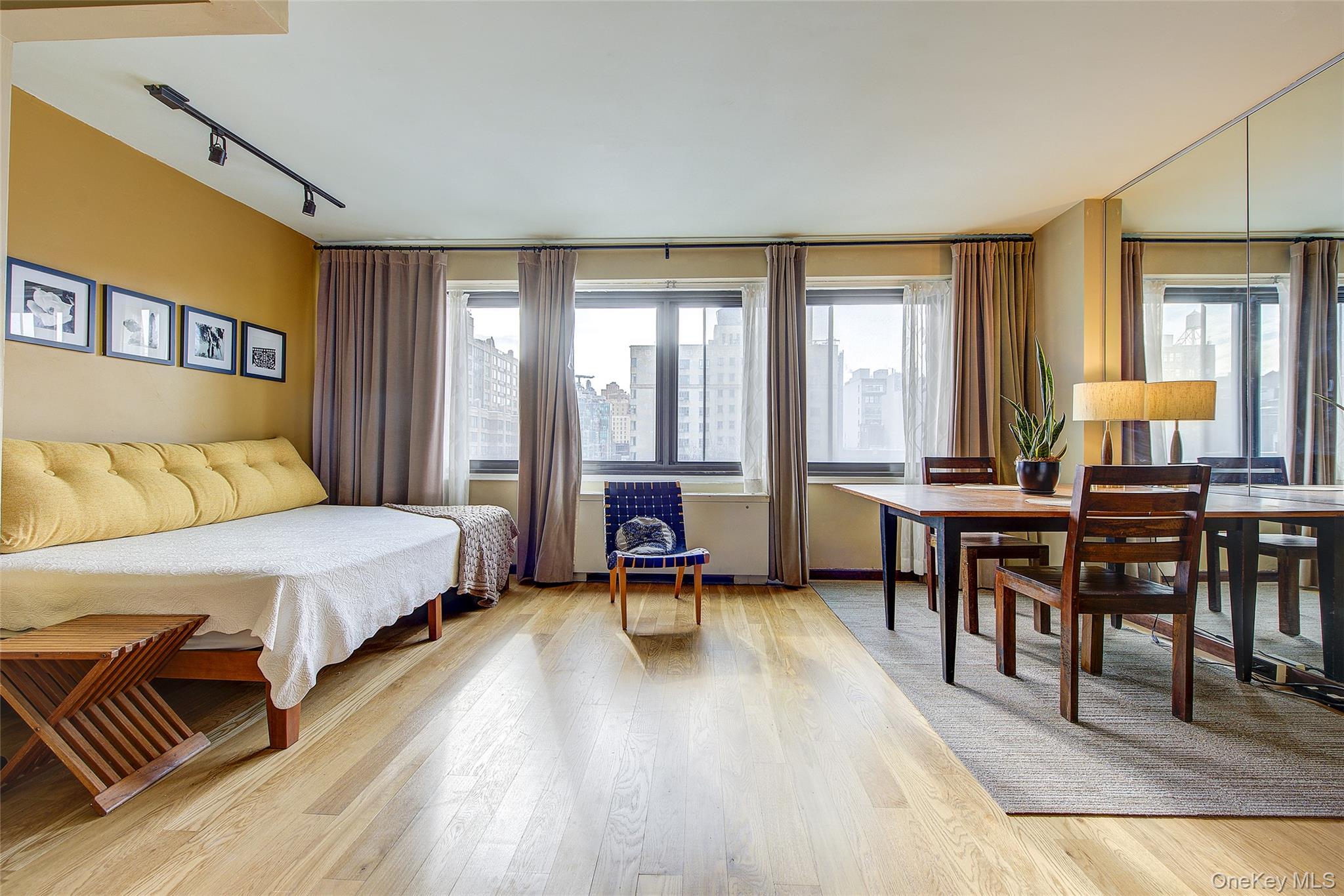 201 W 21st Street 9G