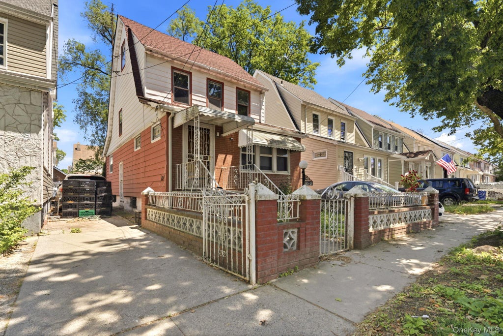 Photo of 11531 197th Street, Saint Albans, NY 11412 (MLS # 1009710)