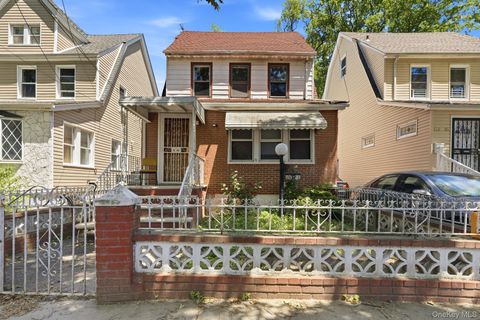 Photo of 11531 197th Street, Saint Albans, NY 11412 (MLS # 1009710)