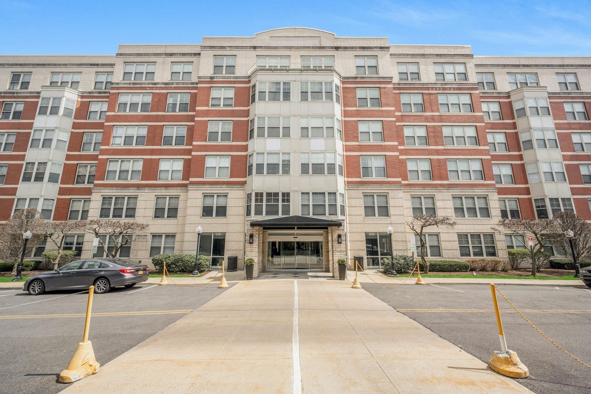 300 Mamaroneck Avenue #706, White Plains, New York image 1