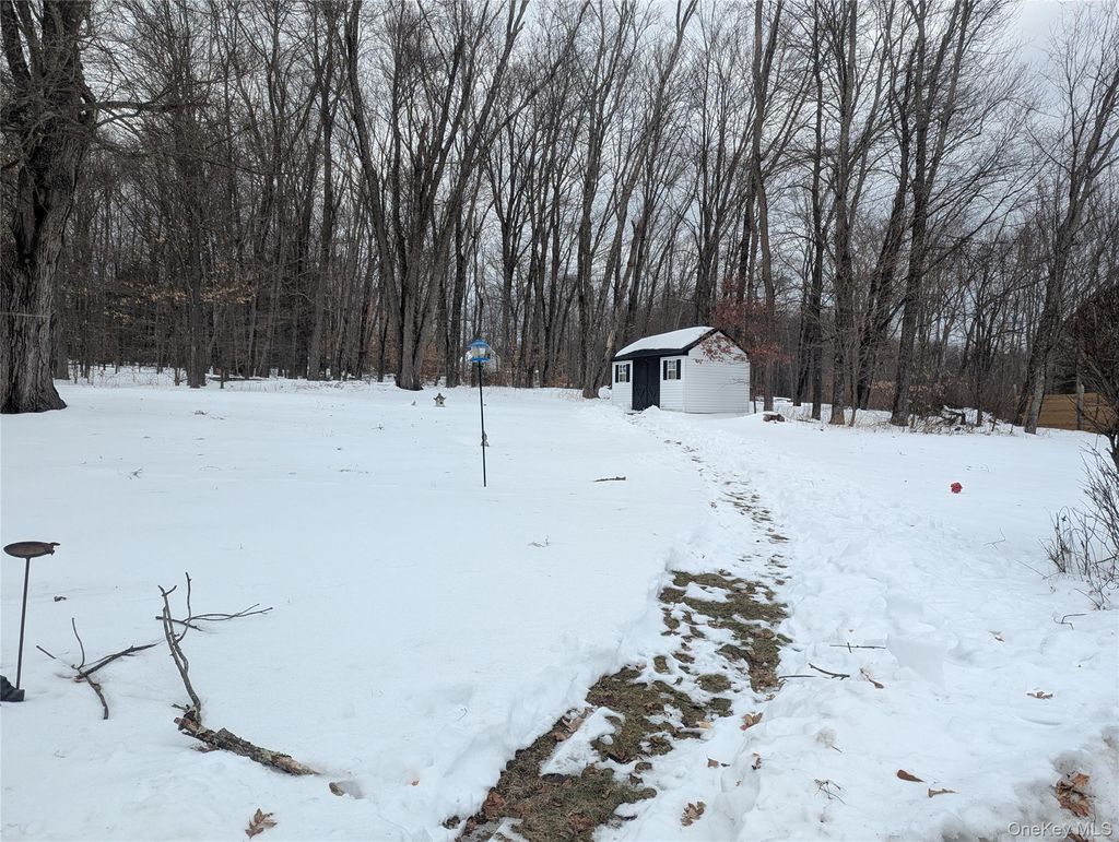 Photo of 2 Quannacut Road, Pine Bush, NY 12566 (MLS # 960395)