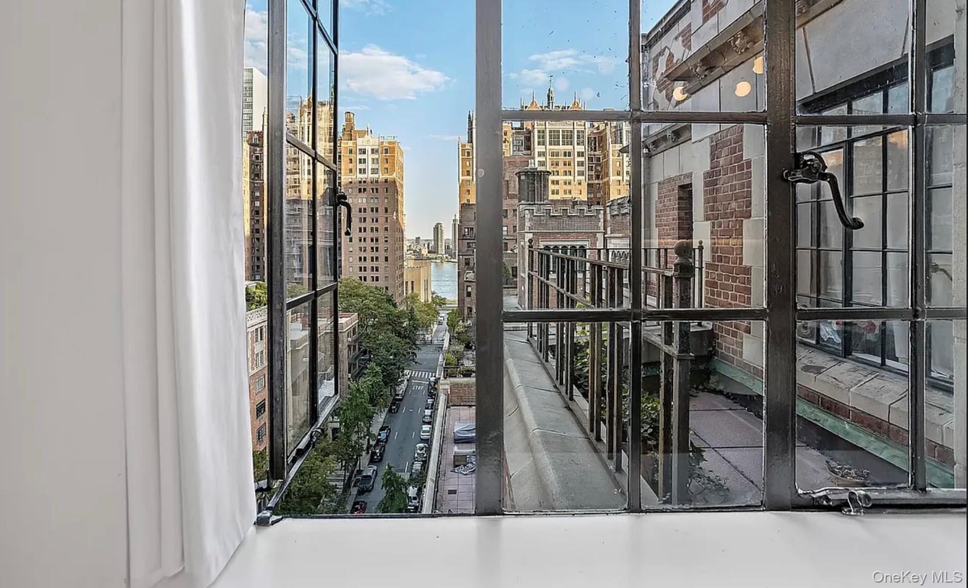 304 E 41st Street 1503A