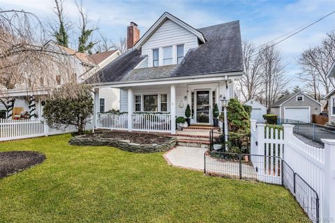 31 Jacobson Avenue Huntington NY 11743