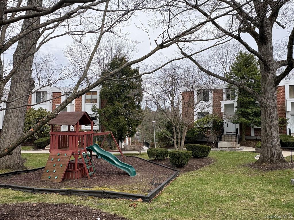 Photo of 1211 Colony Drive, Hartsdale, NY 10530 (MLS # 980627)