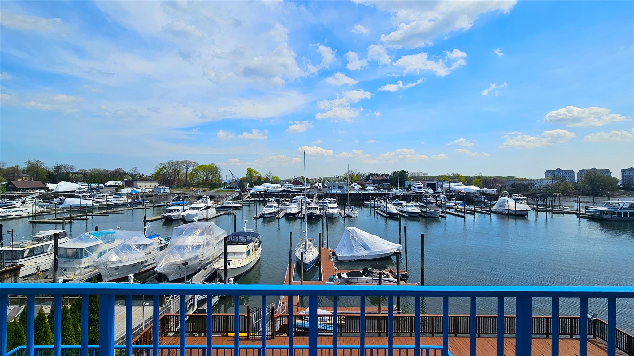 Shady Glen Court 302, New Rochelle, New York - 2 Bedrooms  
2 Bathrooms  
5 Rooms - 