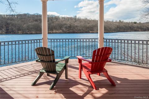 Homes For Sale - 4 Springhouse Road<br/> Sloatsburg, NY 10974