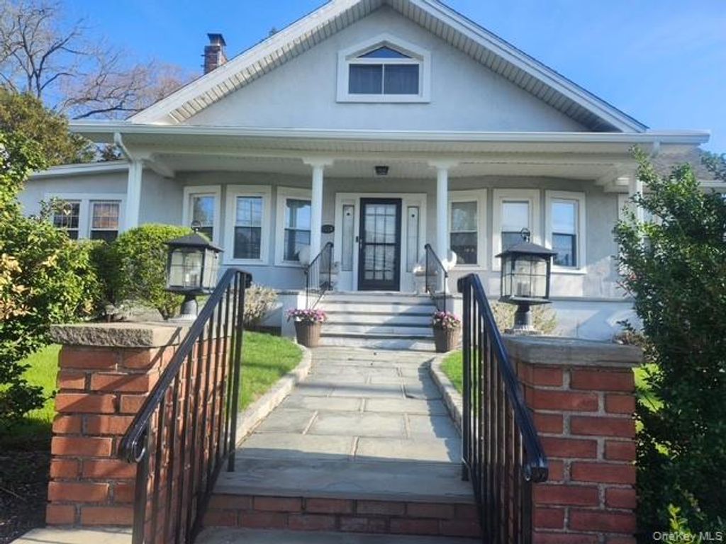 Photo of 101 Glenwood Road #A, Glenwood Landing, NY 11547 (MLS # 985078)