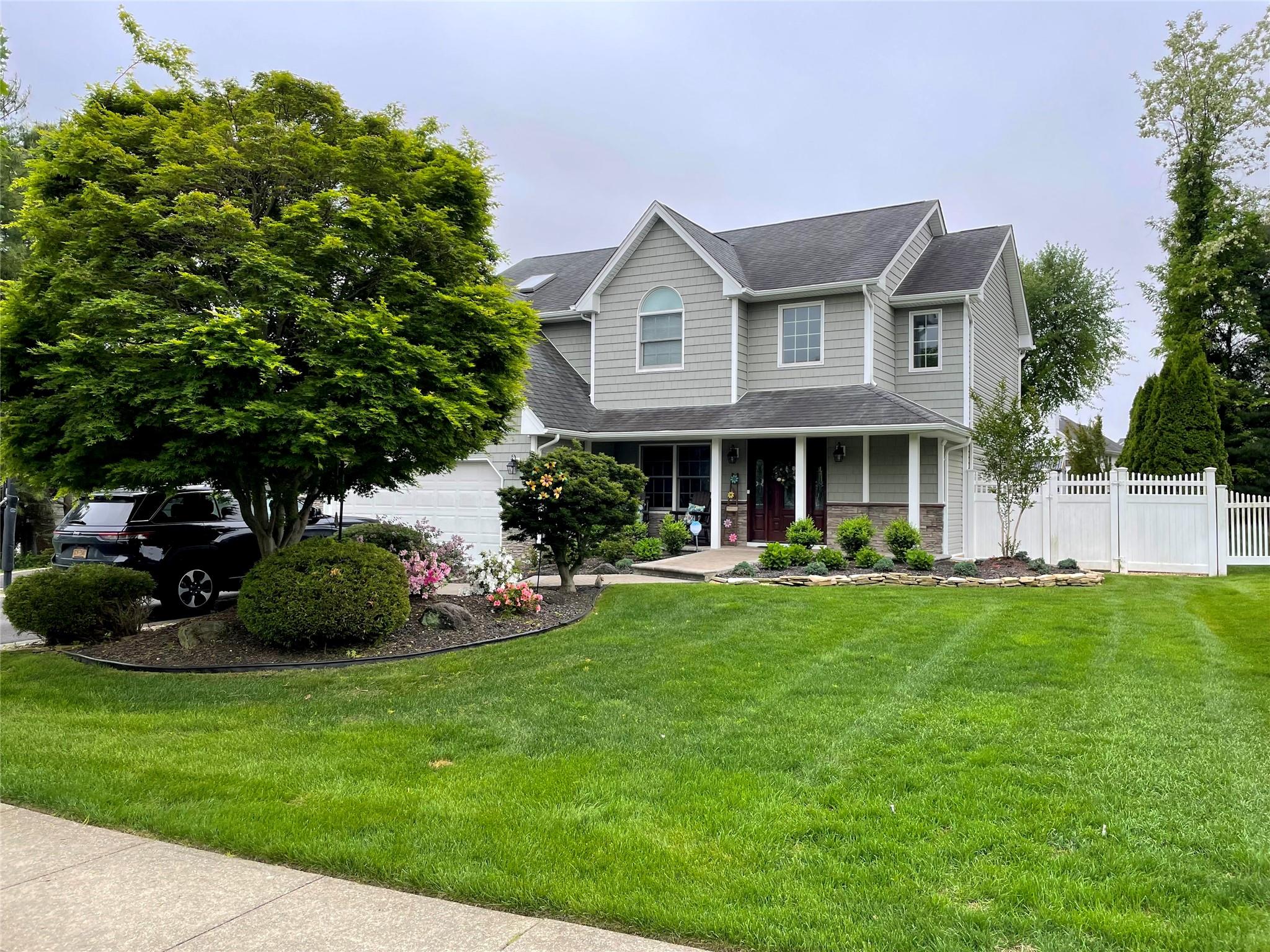 Property for Sale at Long, House Way, Commack, Hamptons, NY - Bedrooms: 4 
Bathrooms: 3  - $1,199,000