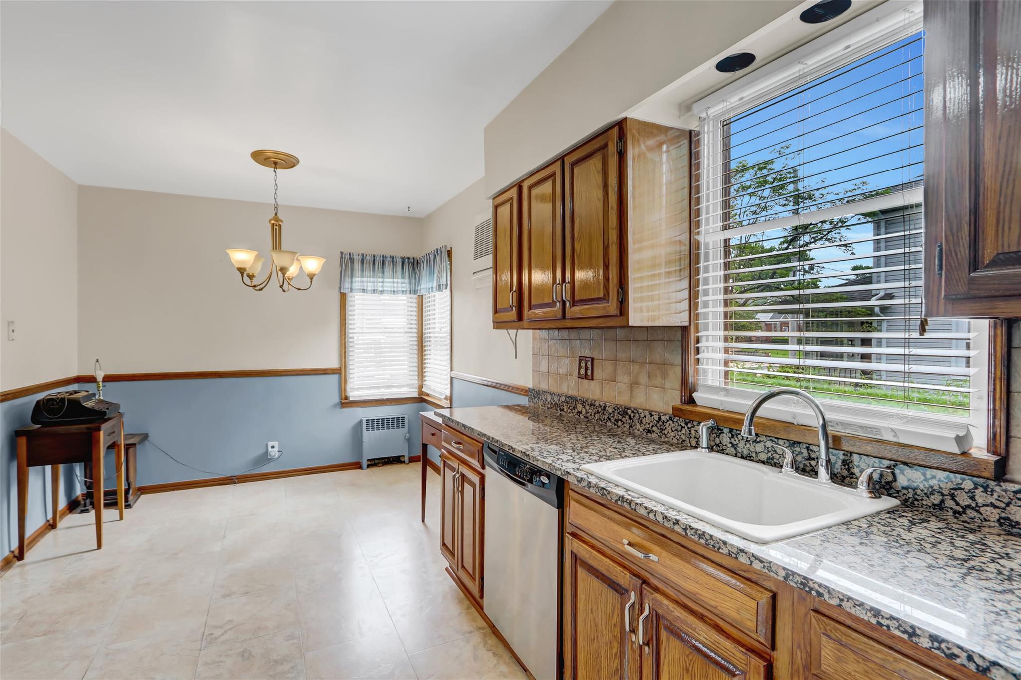 247-24 136th Road, Rosedale, New York image 8