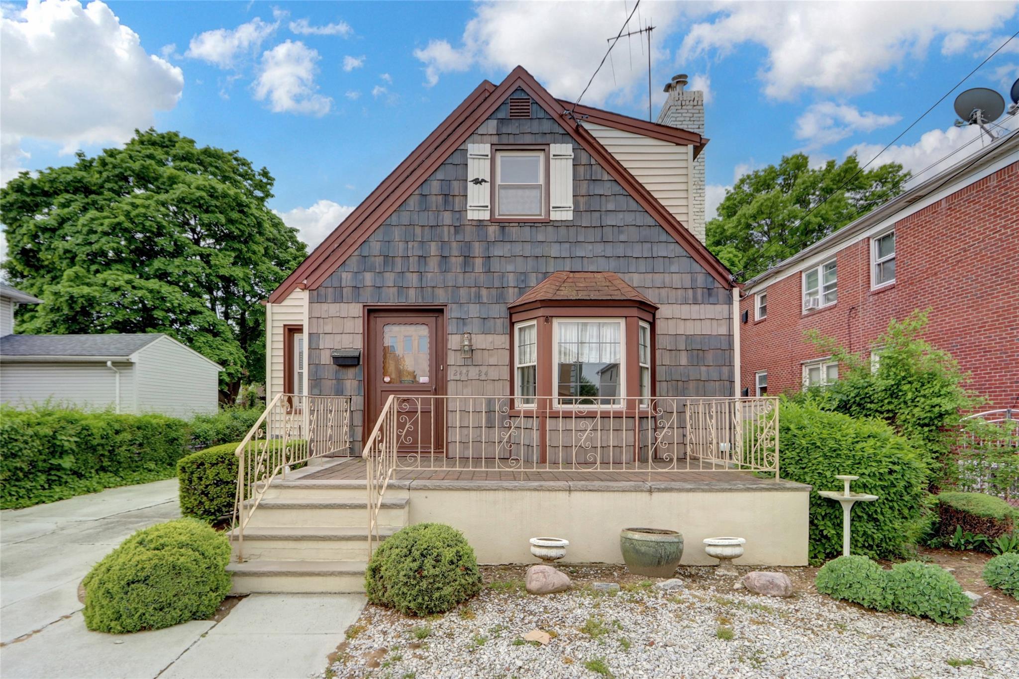 247-24 136th Road, Rosedale, New York image 2