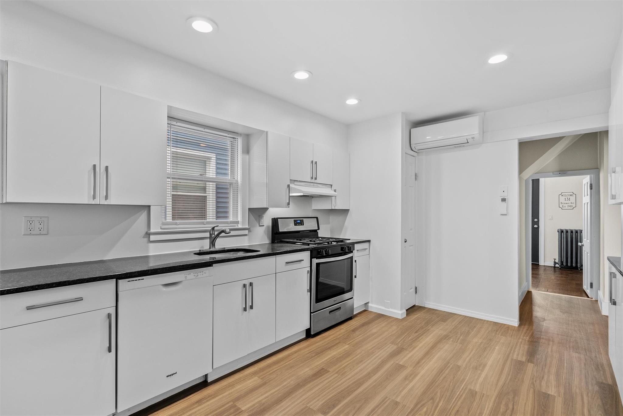 Sleepy Hollow, New York 10591, United States, 2 Bedrooms Bedrooms, ,2 BathroomsBathrooms,Residential,Active,84029