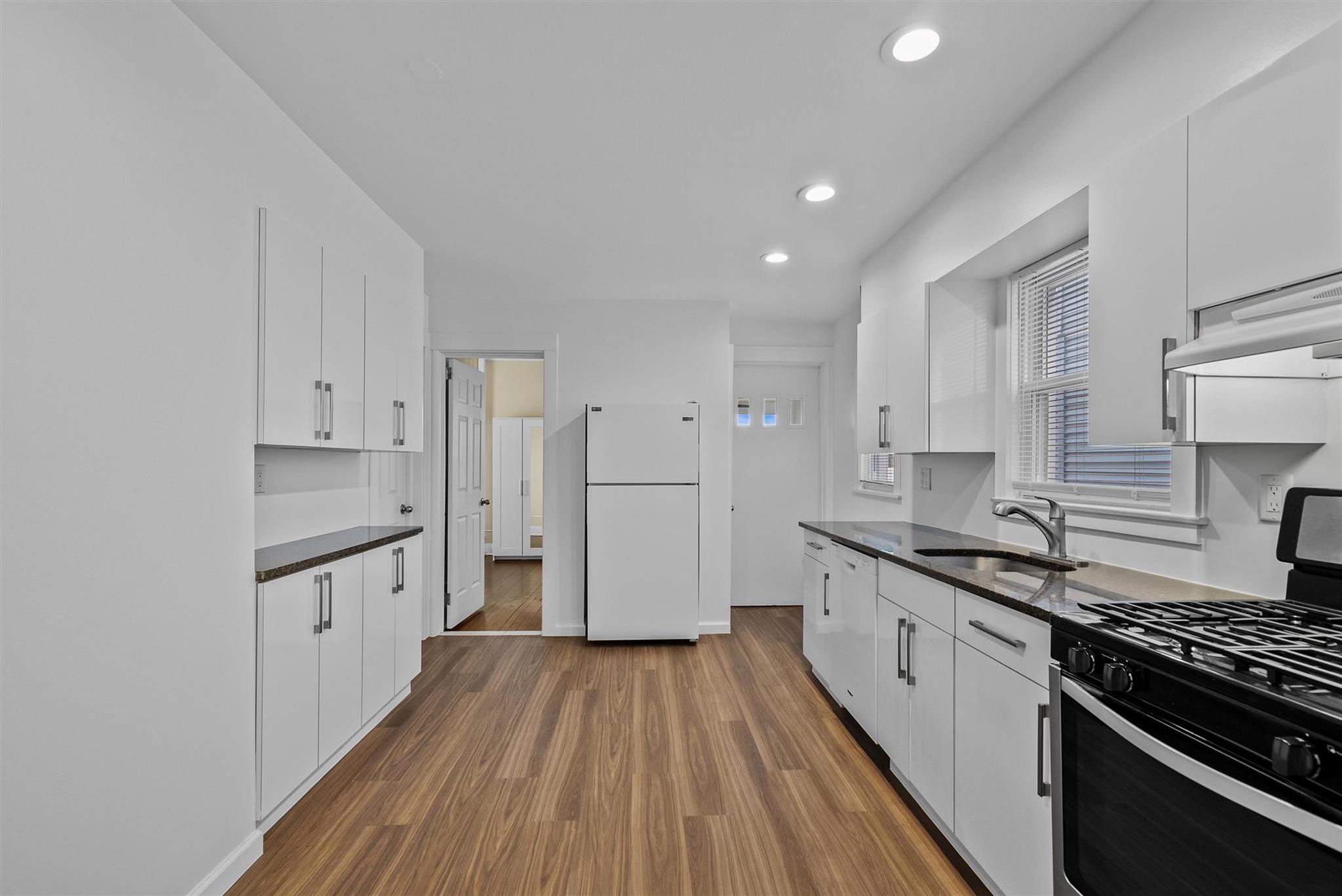 Sleepy Hollow, New York 10591, United States, 2 Bedrooms Bedrooms, ,2 BathroomsBathrooms,Residential,Active,84029